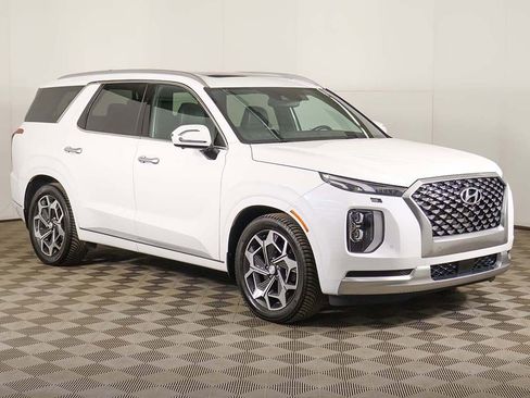 Used 2021 Hyundai Palisade Calligraphy image 2