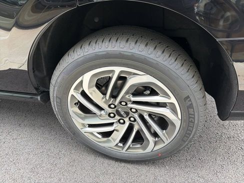 New 2025 Lincoln Navigator Reserve image 6