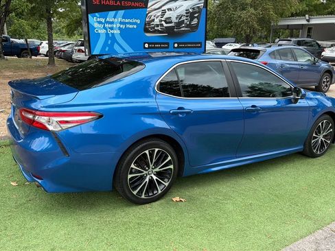Used 2018 Toyota Camry SE FWD image 6