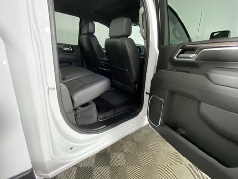 Used 2025 Chevrolet Silverado 3500 LTZ w/ LTZ Convenience Package image 13