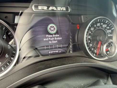 Certified 2022 RAM 1500 Laramie AWD/4WD image 5