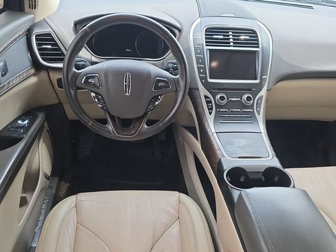 Used 2017 Lincoln MKX Select w/ Select Plus Package FWD image 14