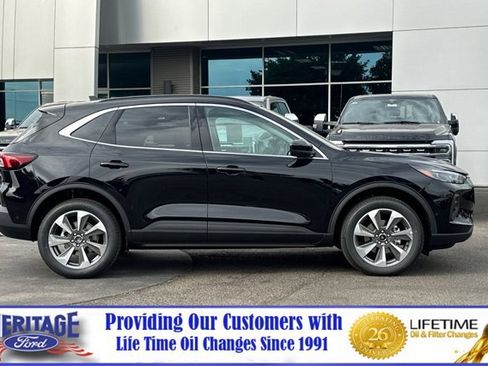 New 2024 Ford Escape Platinum w/ Premium Technology Package image 3