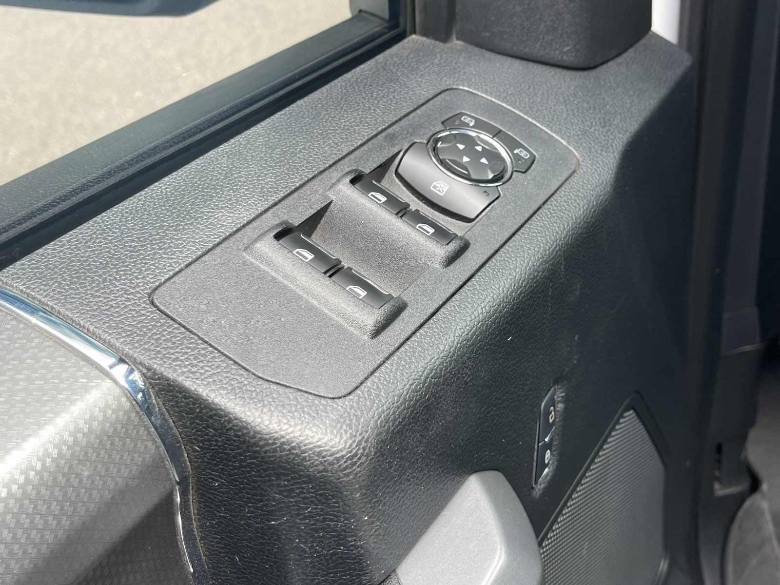 Used 2015 Ford F150 XLT w/ Equipment Group 301A Mid RWD image 10