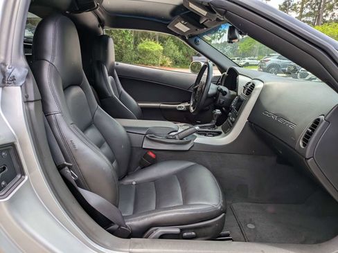 Used 2005 Chevrolet Corvette Coupe w/ Preferred Equipment Group RWD image 16