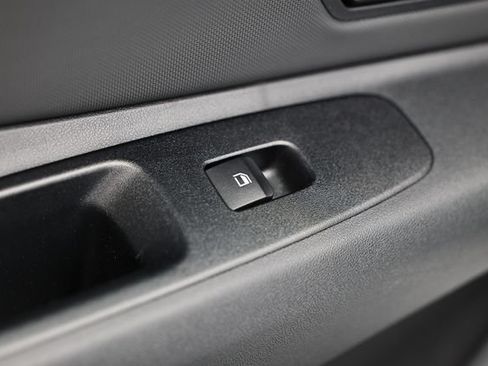 Certified 2025 Hyundai Elantra SEL FWD image 23