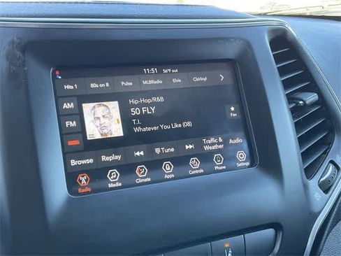 Used 2021 Jeep Cherokee Latitude Plus image 20