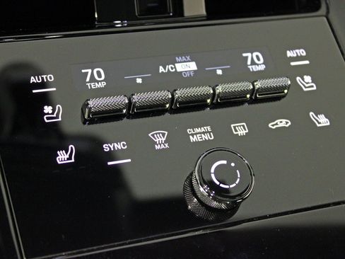 Used 2025 Porsche Panamera 4 image 31