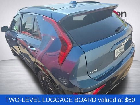 Certified 2023 Kia Niro Wind w/ Wind Preserve Package FWD image 3