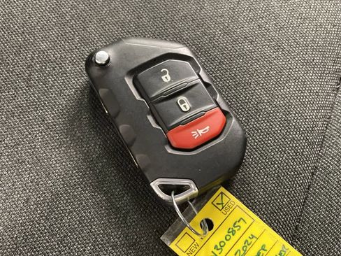 Used 2024 Jeep Wrangler Sport S image 28