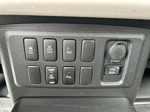 Used 2013 Toyota FJ Cruiser 4WD w/ Upgrade Pkg image 35