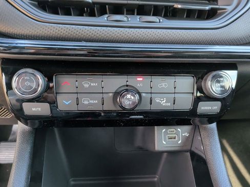 New 2026 Jeep Compass Latitude image 29