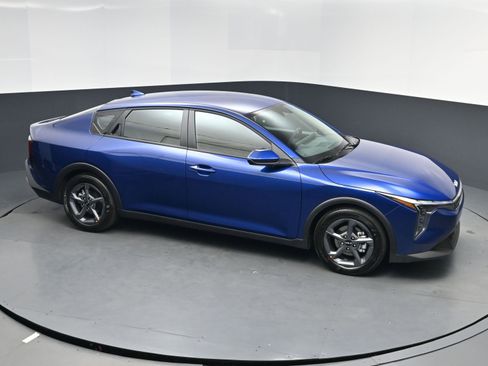 New 2026 Kia K4 FWD image 22