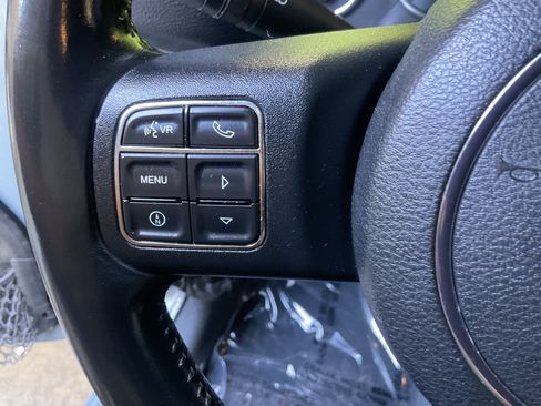 Used 2014 Jeep Wrangler Unlimited Rubicon w/ Connectivity Group AWD/4WD image 33
