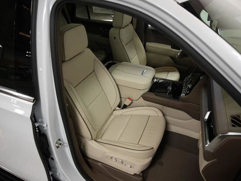 New 2026 GMC Yukon Denali w/ Sun & Power Step Package image 20