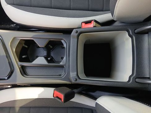 New 2026 Volkswagen Taos SE FWD image 25
