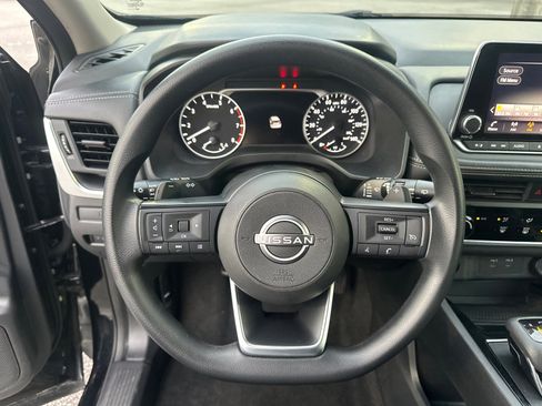 Used 2024 Nissan Rogue S image 23