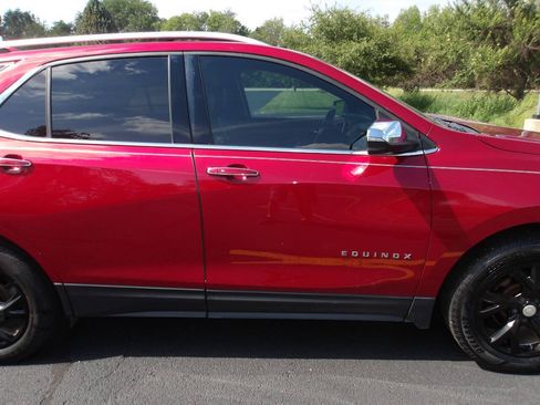 Used 2018 Chevrolet Equinox Premier FWD image 30
