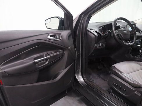 Used 2018 Ford Escape SE w/ SE Sport Appearance Package FWD image 9