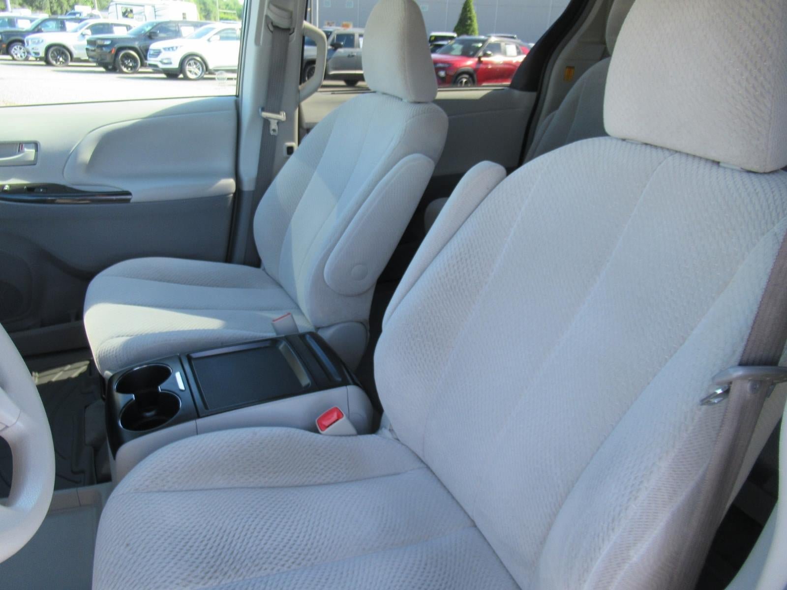 Used 2011 Toyota Sienna LE FWD image 20