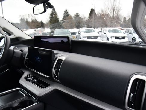 Used 2025 Ford Expedition Active image 15