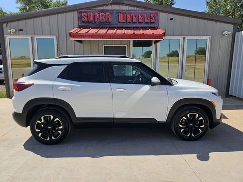 Used 2022 Chevrolet TrailBlazer LT w/ Convenience Package FWD image 6
