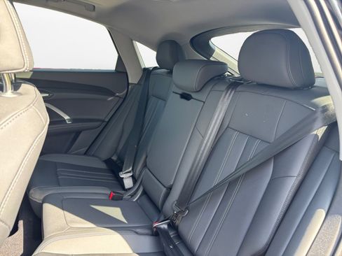 New 2026 Audi Q5 Premium image 12