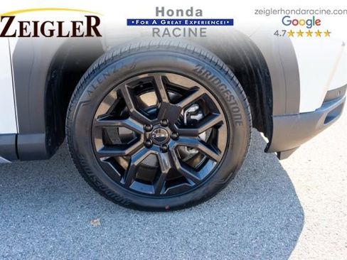 Used 2025 Honda Pilot Touring image 9