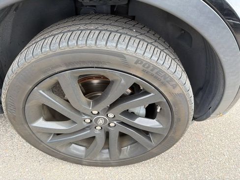 Used 2018 Land Rover Discovery Sport HSE Luxury AWD/4WD image 12