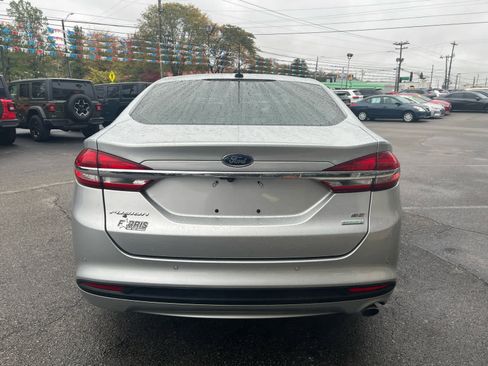 Used 2018 Ford Fusion SE w/ Fusion SE Technology Package image 8