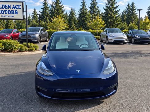 Used 2025 Tesla Model Y Long Range AWD/4WD image 2