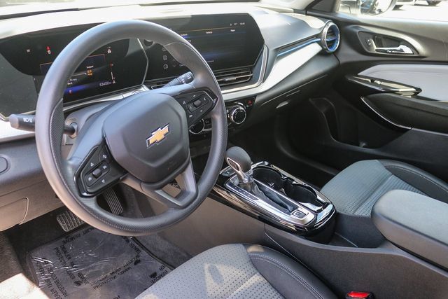 Used 2024 Chevrolet Trax LT FWD image 28