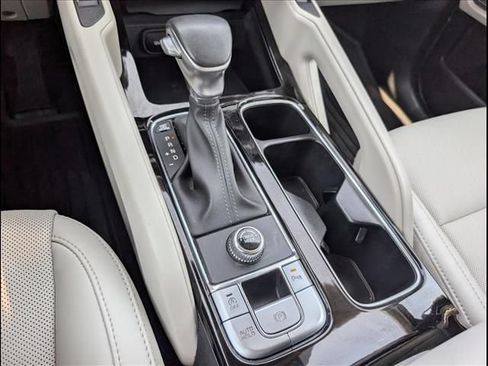Used 2024 Kia Telluride S w/ S Sunroof Package FWD image 15