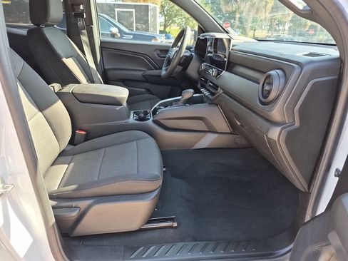 Used 2025 Chevrolet Colorado W/T RWD image 23