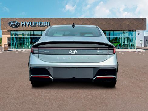 New 2025 Hyundai Sonata Limited image 6