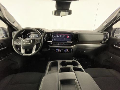 Used 2025 GMC Sierra 1500 Elevation image 11