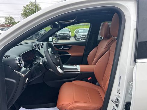 Used 2026 Mercedes-Benz GLC 300 4MATIC image 9