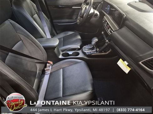 Certified 2025 Kia Seltos EX image 30