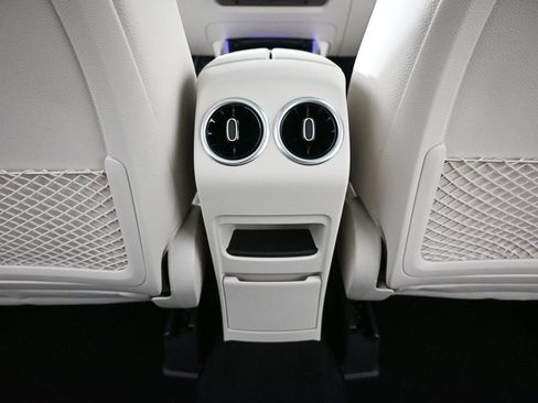 New 2026 Mercedes-Benz GLB 250 4MATIC image 18