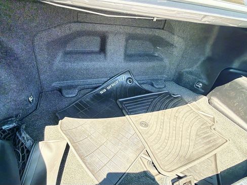 Used 2013 Lexus ES 300h w/ Luxury Pkg image 27