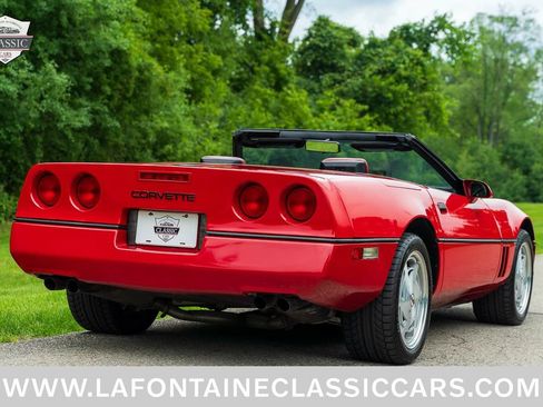 Used 1988 Chevrolet Corvette Convertible RWD image 41