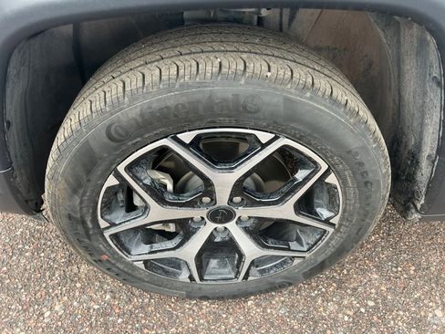 Used 2025 Jeep Compass Limited image 30