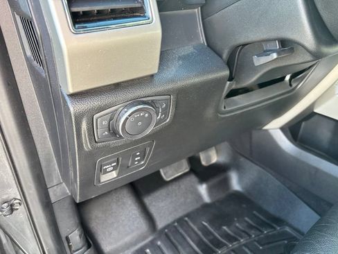 Used 2020 Ford F150 Lariat AWD/4WD image 6