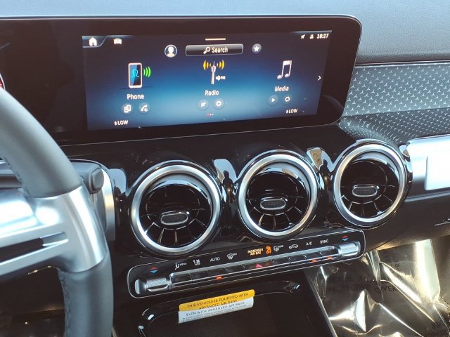 New 2026 Mercedes-Benz GLB 250 image 5