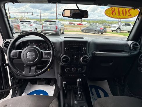 Used 2018 Jeep Wrangler Unlimited Sport S AWD/4WD image 13