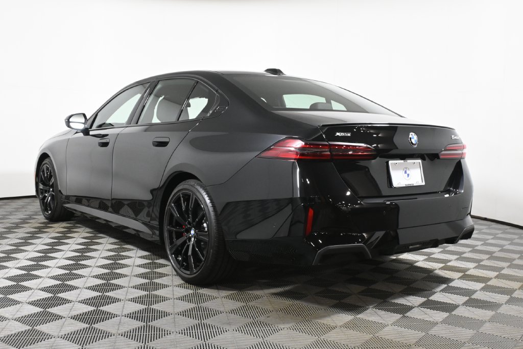 Used 2027 BMW 540i xDrive w/ M Sport Package AWD/4WD image 5