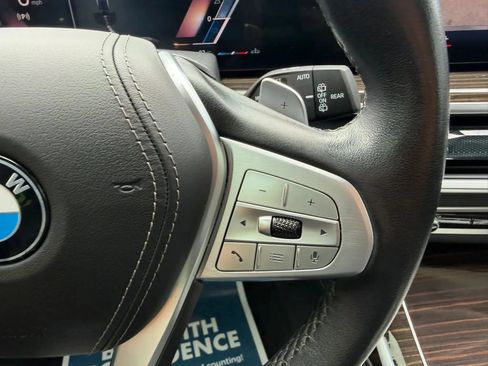 Used 2023 BMW X7 xDrive40i w/ Climate Comfort Package AWD/4WD image 38
