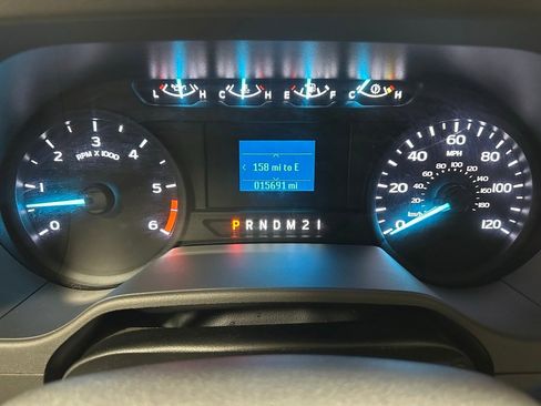 Used 2024 Ford E-350 and Econoline 350 Super Duty image 24