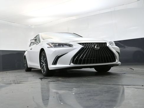 Used 2024 Lexus ES 350 w/ Premium Package FWD image 25