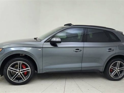Used 2025 Audi Q5 e Premium Plus w/ Premium Plus Package image 3
